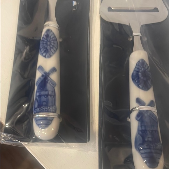 Ceramic Handle Cheese Slicer and Grater Set - Picture 2 of 2